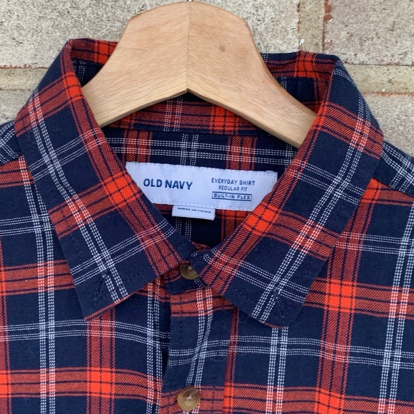 Men’s button down shirt - Picture 4 of 6